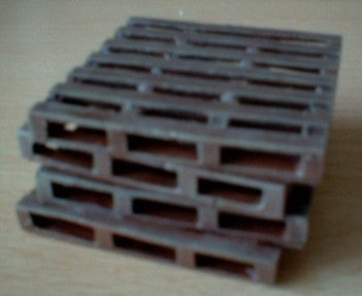 M106 1:24th scale   Pallets