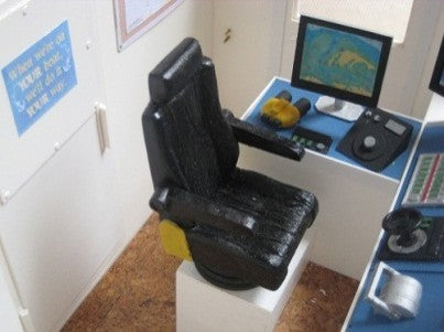 M323 1:16th  Captains chair