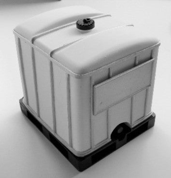 M366 1:14th scale Water Tote on pallet