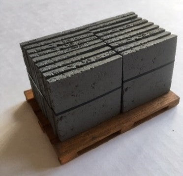 M381 1:14th scale Paving slabs on pallet
