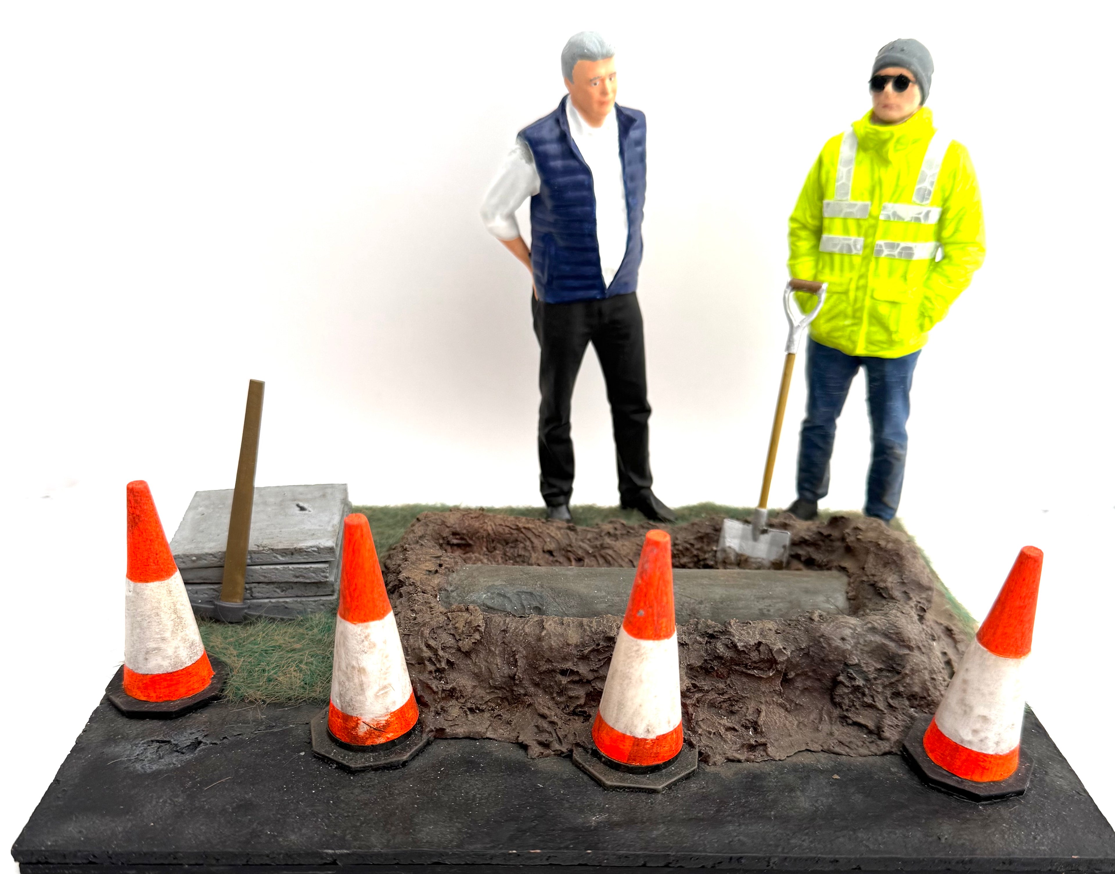 1:14th PAINTED Men at Work Diorama